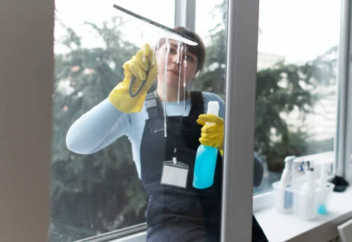 Nettoyage de vitres intérieures et extérieures à Fleigneux